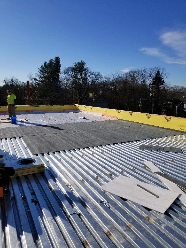 A new commercial roof being installed in Parsippany, NJ.